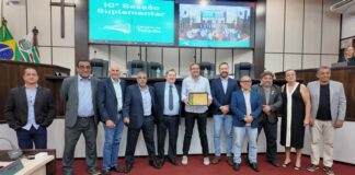 Tradição reconhecida: Óticas Cristal recebe homenagem da Câmara de Toledo pelos seus 45 anos