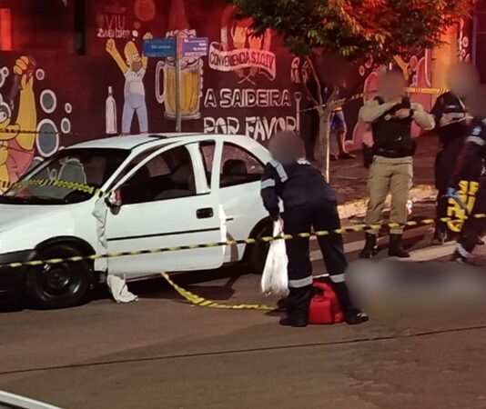 Jovem de 18 anos é atingido por tiros dentro de carro, dirige por duas quadras e morre em Toledo