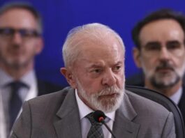 Lula quer acelerar fim da escala 6×1 em meio à queda de popularidade