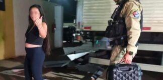 PM intercepta transporte de haxixe por aplicativo de carona e prende mulher na região