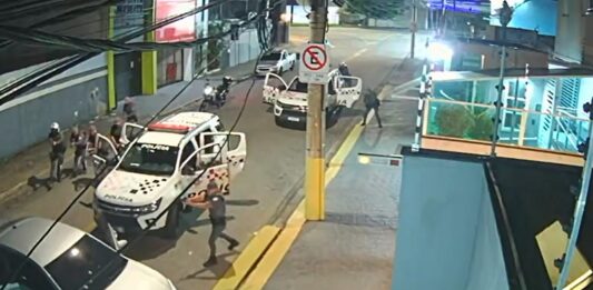 Tiroteio termina com policial e três suspeitos mortos