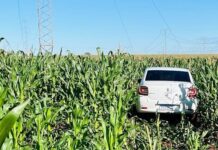 Veículo roubado é encontrado em área rural após assalto com dois baleados na BR-277