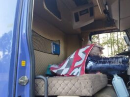 PRF apreende caminhão com mais de 400 celulares escondidos em Laranjeiras do Sul