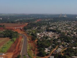 Exportações de empresas paranaenses por Foz do Iguaçu e Guaíra crescem até 21% desde 2018