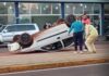 Celta capota após batida na Avenida Parigot de Souza