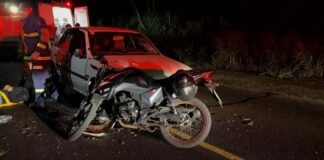 Colisão entre carro e moto deixa feridos na PR-317 em Santa Helena.