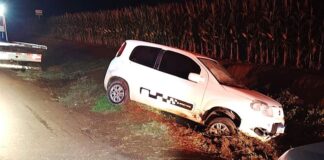 Jovem fica ferido após Fiat Uno sair da pista na PR-182 entre Maripá e Toledo