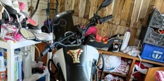 ROTAM recupera moto furtada com placa adulterada com fita adesiva em Toledo