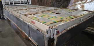 Receita Federal apreende 715 kg de maconha em caminhão com fundo falso na Ponte da Amizade