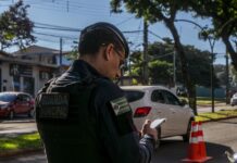 Guarda Municipal realiza bloqueios no trânsito para fiscalização de veículos