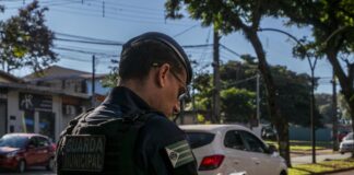Guarda Municipal realiza bloqueios no trânsito para fiscalização de veículos