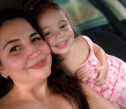 Menina de 3 anos morre junto com a mãe após carro cair no Rio Paraná