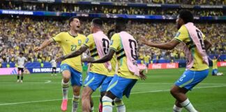 Com drama e gol aos 49, Brasil vira para cima do Japão e vai às oitavas de final
