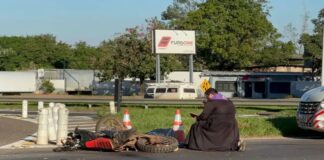 Cena de fé marca acidente fatal na PR-323 e emociona quem passava pelo local