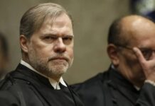 Dias Toffoli toma posse no TSE e diz que Justiça não decide eleição
