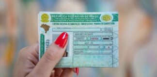 Governador sanciona lei que reduz em 55% valor dos exames de obtenção e renovação da CNH no Paraná