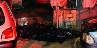 Homem é morto com tiro na cabeça em Foz do Iguaçu; suspeitos fugiram de moto