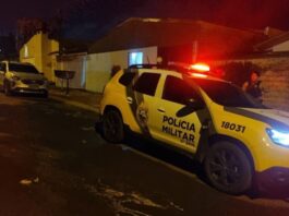 Idoso de 78 anos é encontrado morto em casa e martelo com marcas de sangue é apreendido.