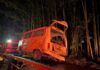 Kombi com trabalhadores capota após batida entre Mercedes e Guaíra