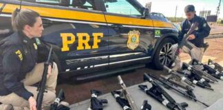 Na maior apreensão de fuzis da história da PRF, carga com 26 armas e 16 pistolas é interceptada na BR-277 no Paraná