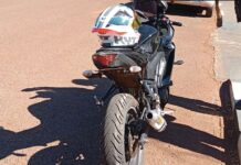 Moto com placa oculta e escapamento irregular é apreendida em Vila Nova