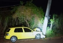 Motorista é preso após fugir da polícia e bater carro contra poste em Palotina