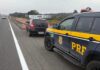 PRF apreende carro com mais de R 20 mil em multas acumuladas desde 2018 na BR-277, no Paraná.