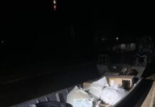 Polícia apreende embarcação, cigarros e agrotóxicos e cumpre mandado de prisão em Guaíra