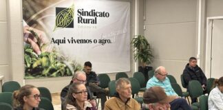 Smap apresenta a produtores projetos para suinocultura e pecuária leiteira