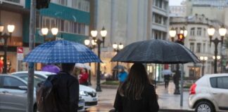 Tempestades retornam ao Paraná com chuvas mais expressivas na faixa central