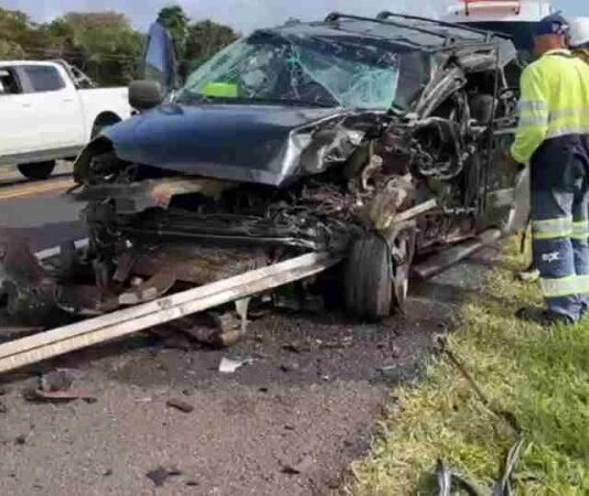 Ultrapassagem proibida provoca acidente com quatro veículos na região