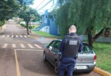 Veículo furtado é recuperado pela polícia após denúncia de abandono em via pública