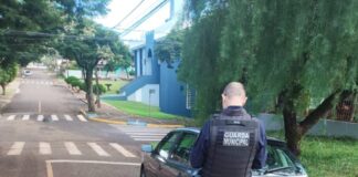 Veículo furtado é recuperado pela polícia após denúncia de abandono em via pública