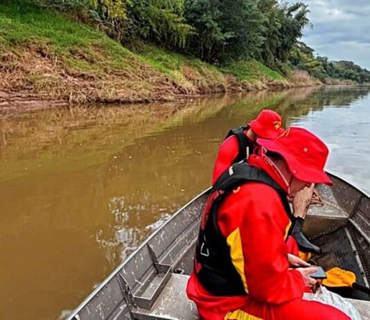 Equipes encerram 2º dia de buscas sem localizar jovem que se afogou em Douradina
