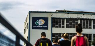 Fila do INSS diminui, mas 1,6 milhão de pessoas aguardam resposta