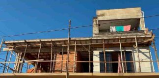 Homem sofre choque elétrico e cai de 7 metros de altura em Cascavel