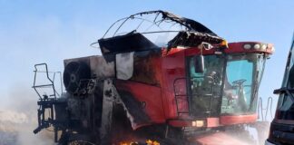 Incêndio destrói colheitadeira no interior de Quatro Pontes