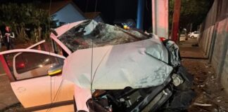 Jovem de 18 anos morre após carro atingir poste e adolescente fica ferido em Maripá