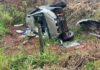 Jovem de 18 anos morre após ejetada de veículo em acidente contra árvore em Missal