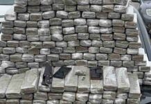 Jovens são presos pelo Exército após perseguição com carro carregado de maconha na BR-277