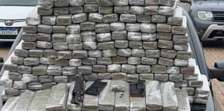 Jovens são presos pelo Exército após perseguição com carro carregado de maconha na BR-277