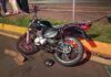Motociclista envolvido em suposto racha bate em carro e fica ferido na Avenida Parigot de Souza