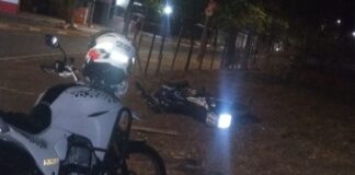 Motociclista tenta fugir da PM, sofre queda e tem moto apreendida no Jardim Europa