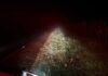 Motorista perde controle em pista molhada, carro capota e para em ribanceira na PR-182, em Toledo