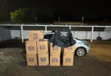 Mulher é flagrada transportando cigarros contrabandeados na região