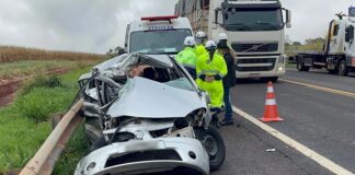 Mulher morre em grave colisão frontal entre carro e caminhão na BR-369, em Corbélia