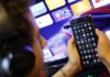 O número de crianças com celular diminuiu pela primeira vez