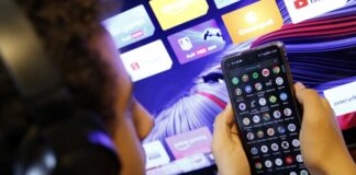 O número de crianças com celular diminuiu pela primeira vez