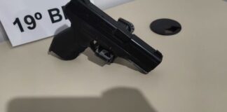 PM aborda jovem motociclista com simulacro de pistola na cintura na rodovia 586, em São Pedro do Iguaçu