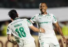 Palmeiras goleia o Vitória por 4 a 0 e abre oito pontos na liderança